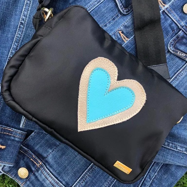 Bandolera con Corazón en Cuero Dorado con Turquesa