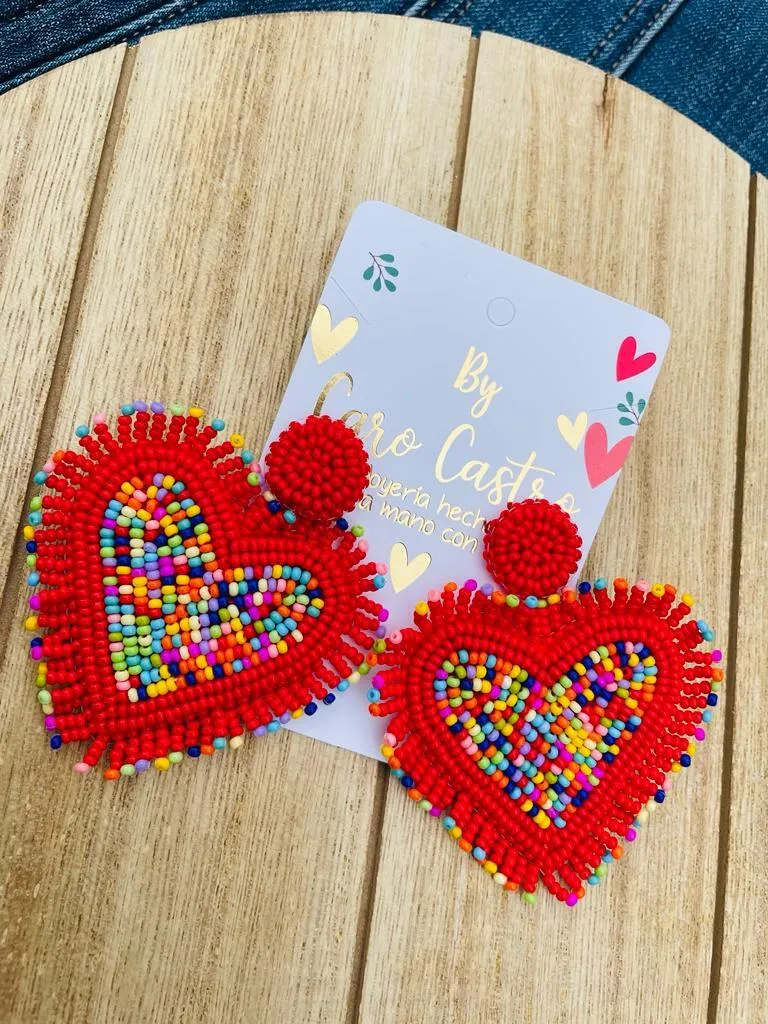 Aretes Corazón Rojos y Multicolor Pelitos 2