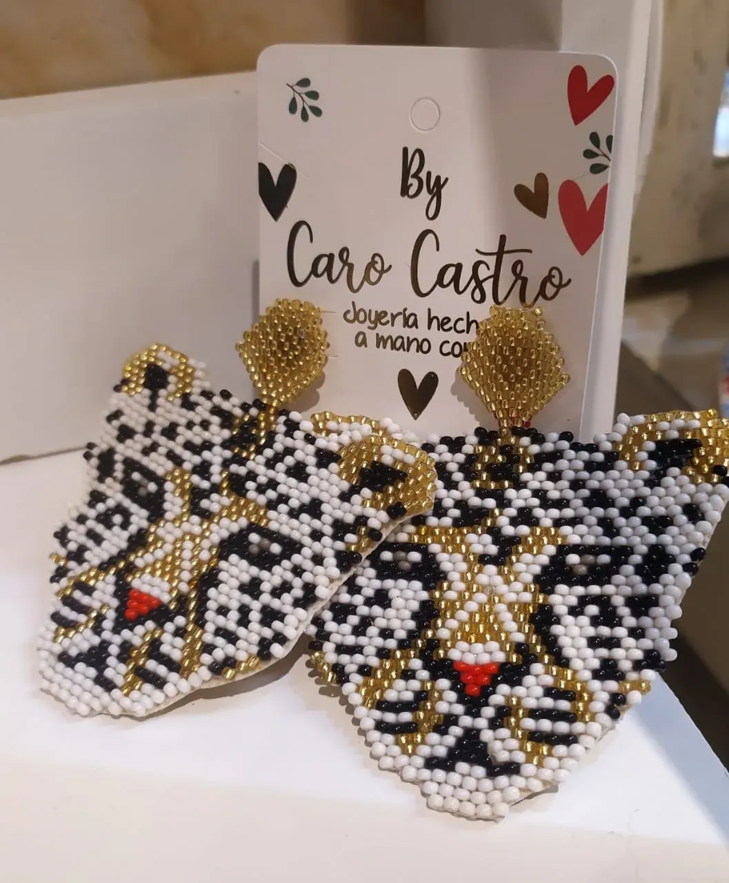 Tigre elaborado en mostacilla, Hechas a Mano