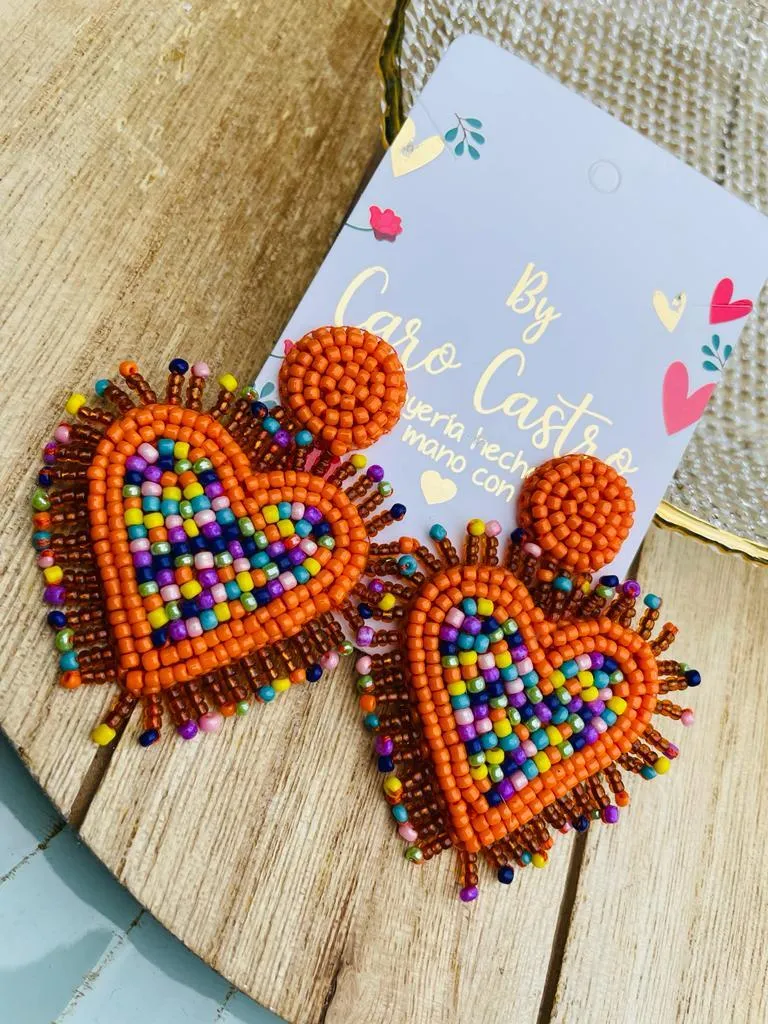 Aretes Corazón Naranja Pelitos