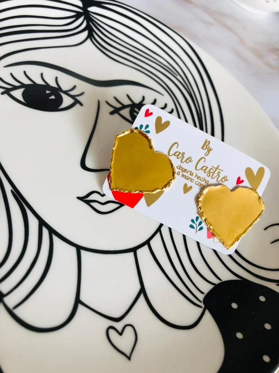 Aretes Corazones Dorados Medianos