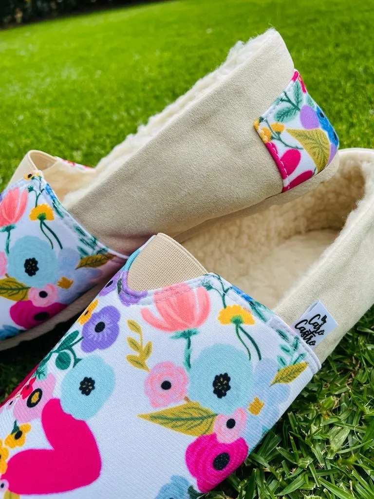 Alpargatas By Santi Beige con Flores y Corazones 9