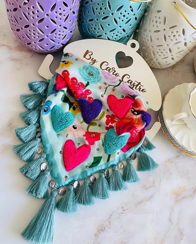 Pañoleta Alegria para el Alma By Santi con Borla Turquesa 