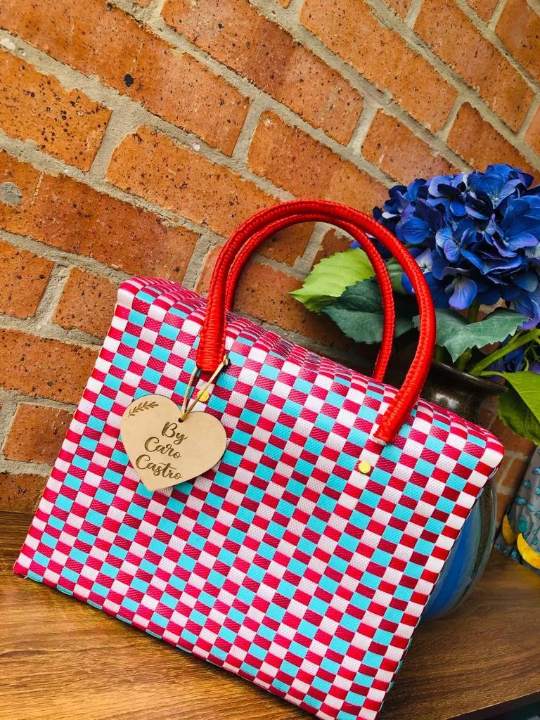 Cartera Tejida Baúl color rojo y azul turquesa