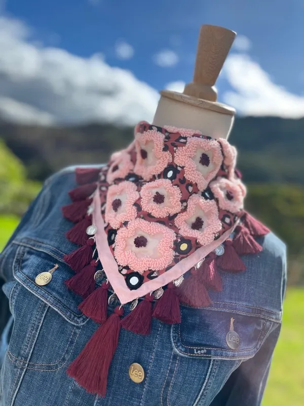 Pañoleta Red Wine Bordada