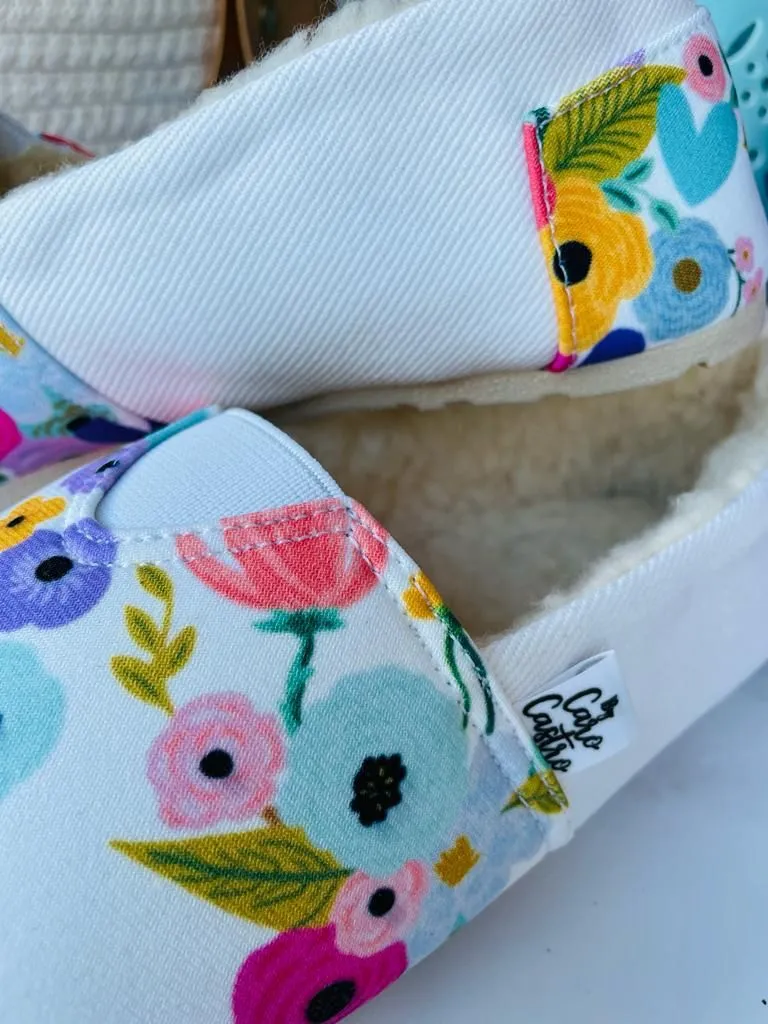 Alpargatas  By Santi Blancas con Flores y Corazones 5