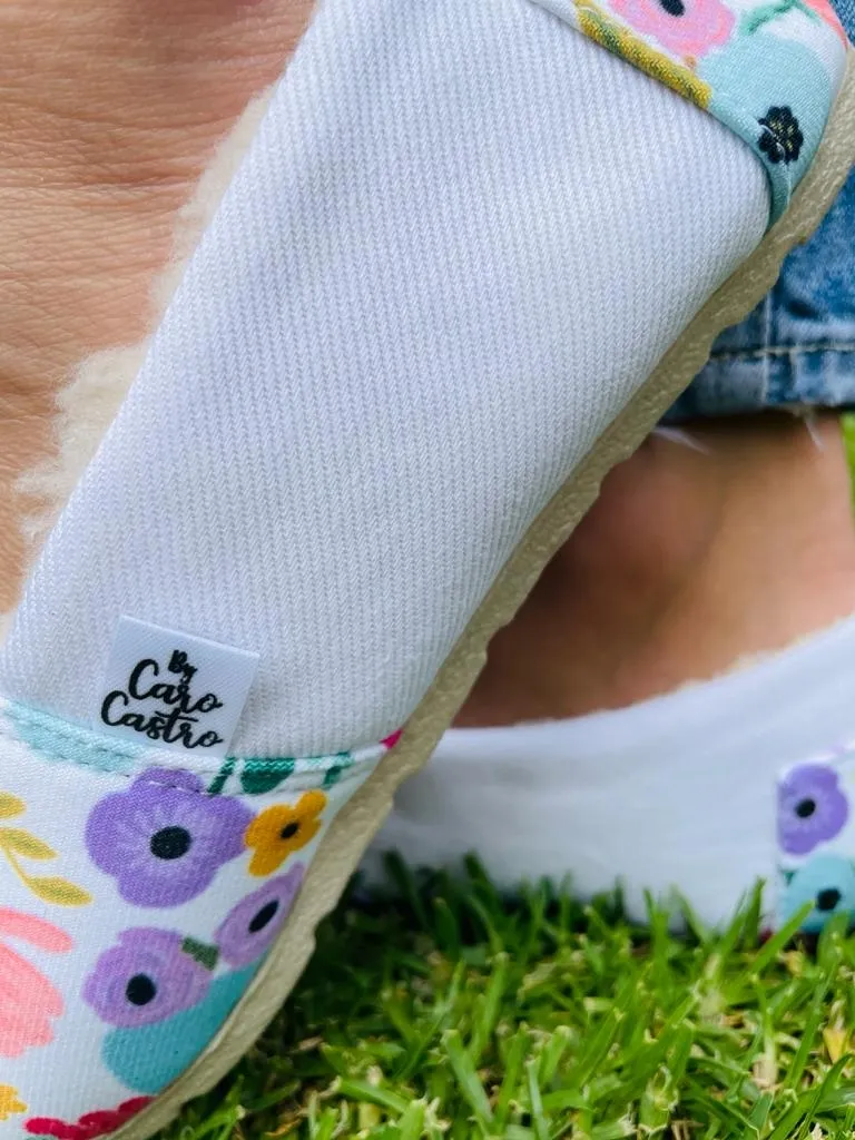 Alpargatas  By Santi Blancas con Flores y Corazones 7