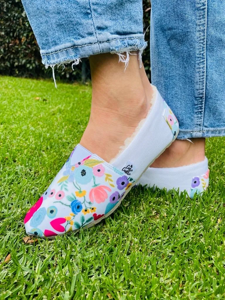Alpargatas  By Santi Blancas con Flores y Corazones 8