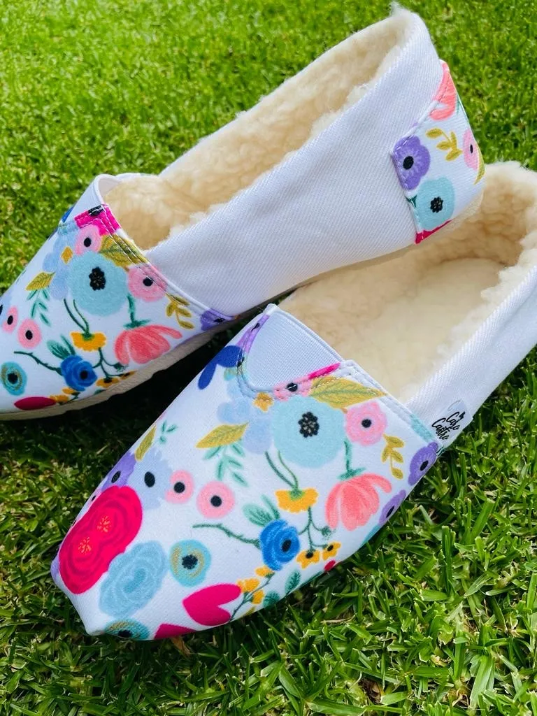 Alpargatas  By Santi Blancas con Flores y Corazones 9