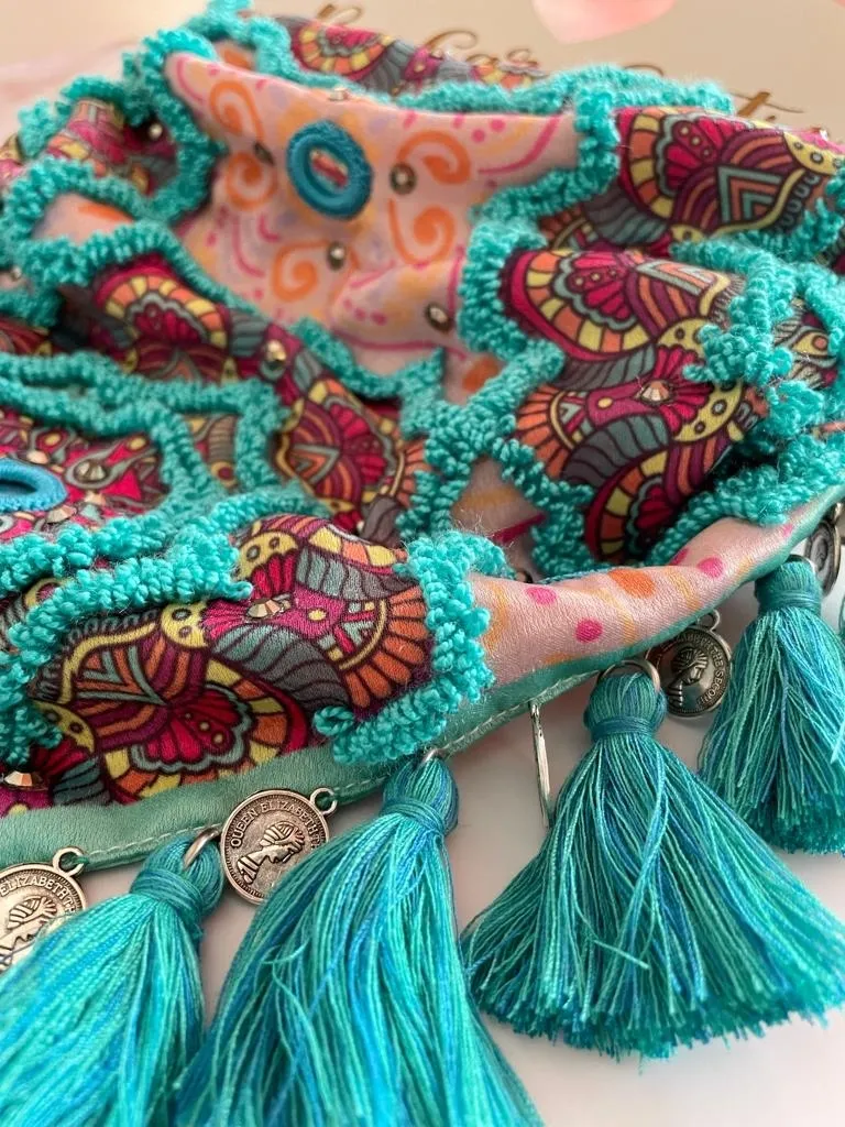 Pañoleta Bordada Mandalas Azul 3