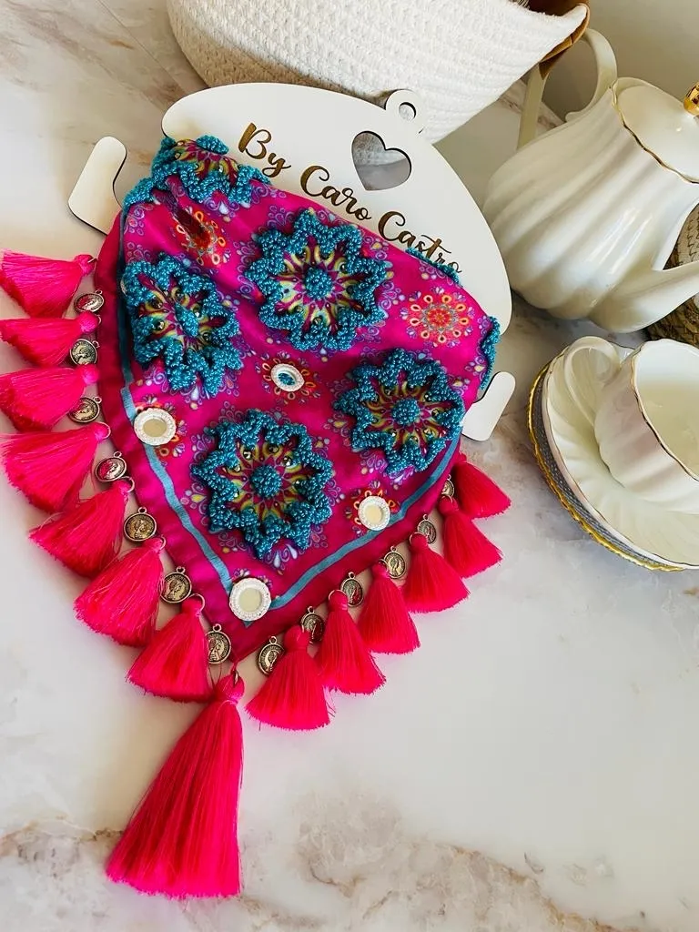 Pañoleta Bordada Mandalas azules. 2