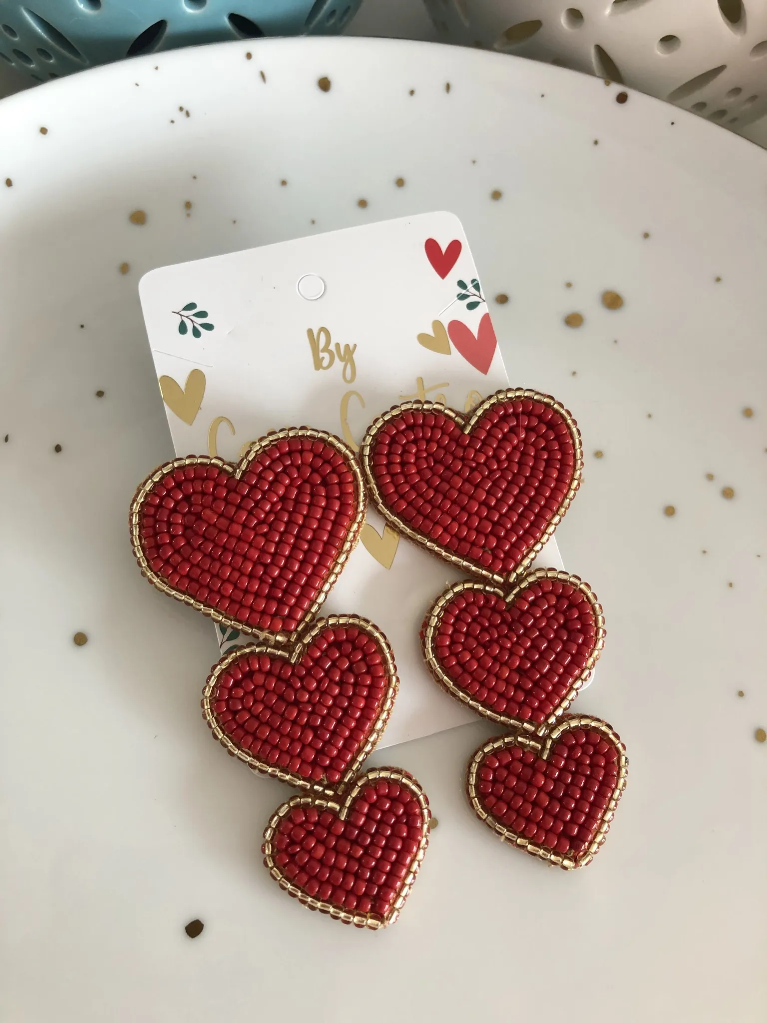 Arete Triple Corazón Rojo