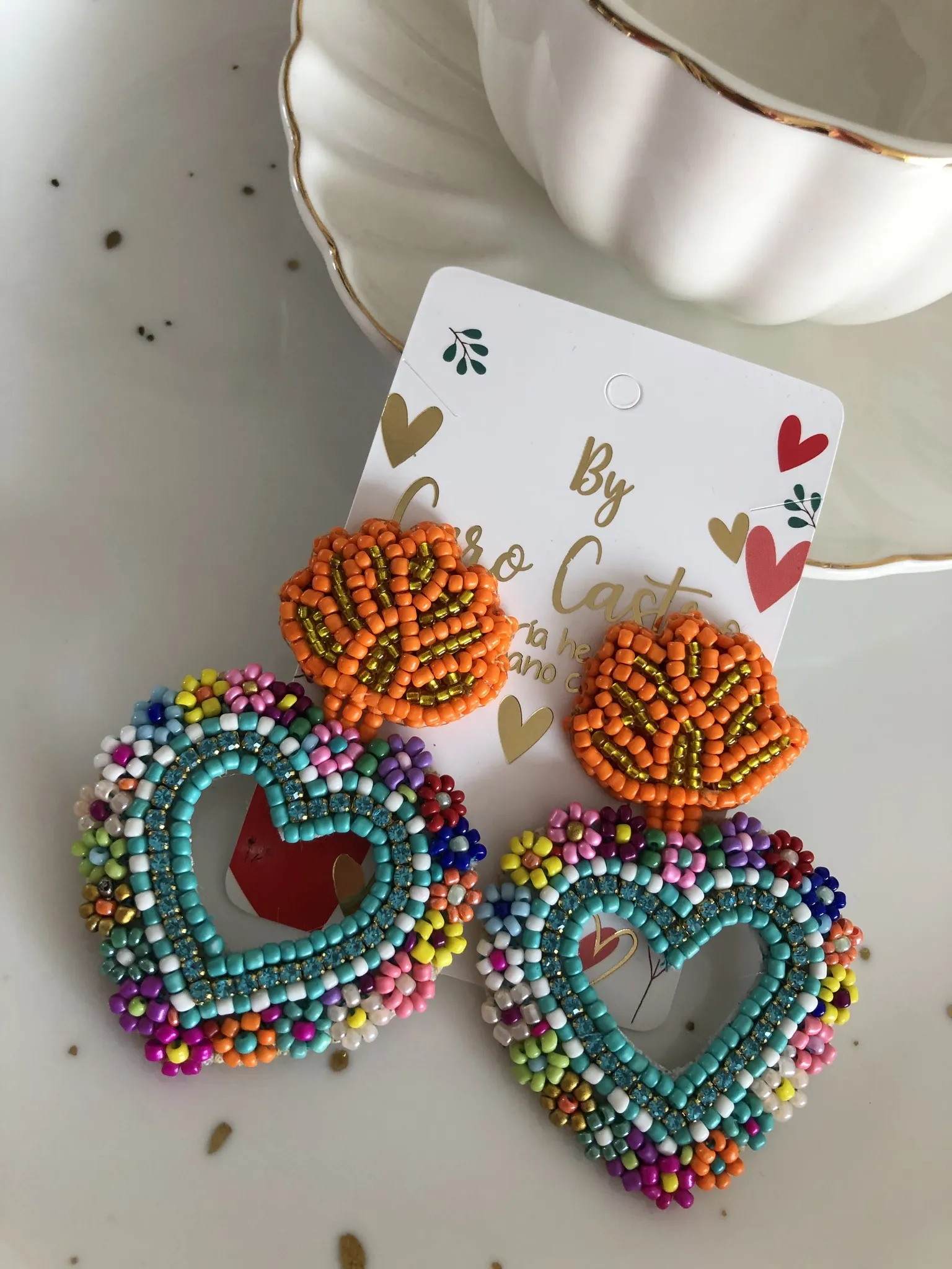 Aretes Corazón Turquesa con Borde de Flores