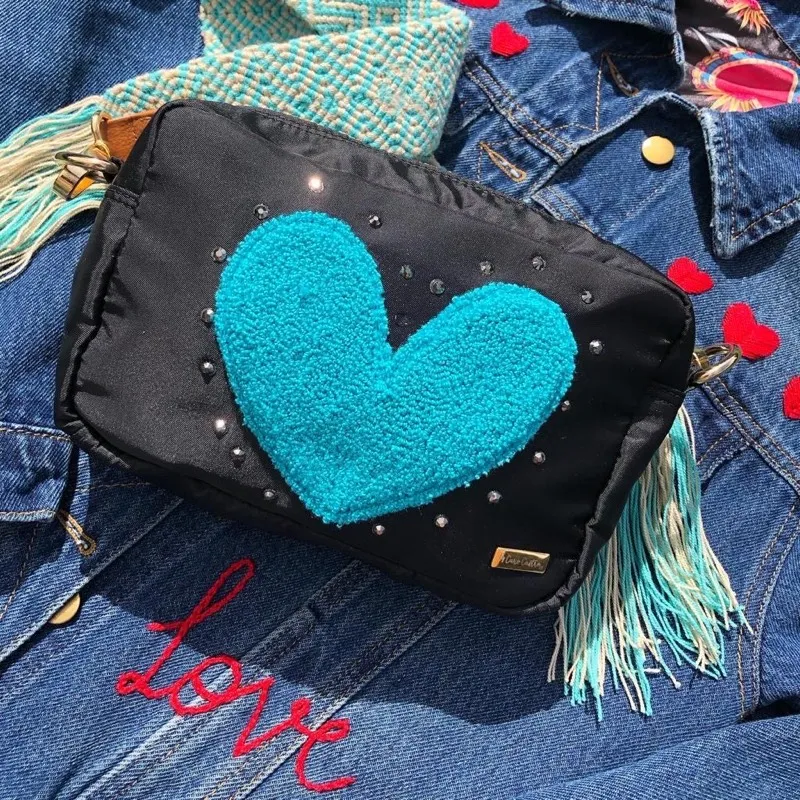 Bandolera con Corazón Bordado Azul
