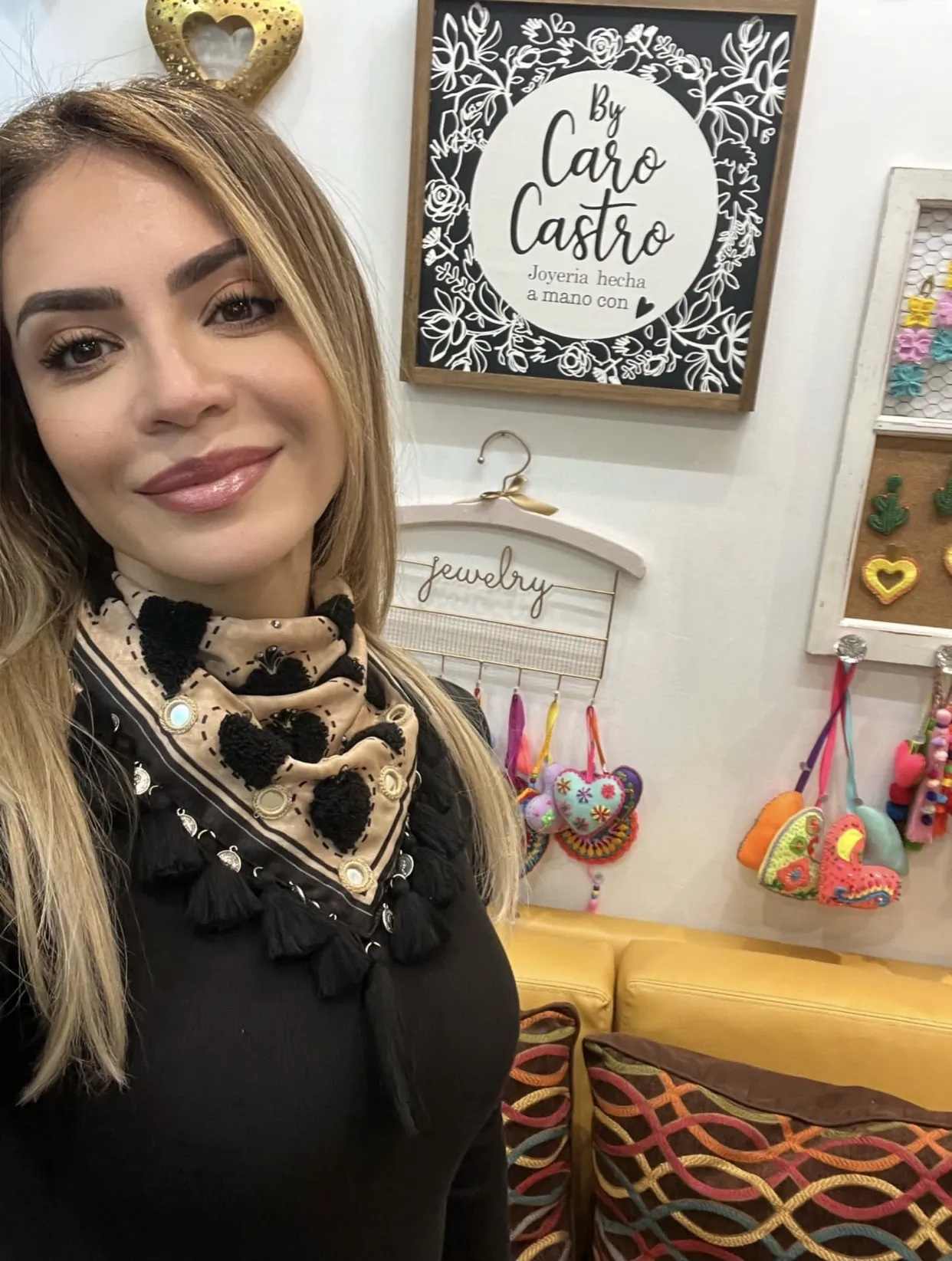 Pañoleta corazones negros 2