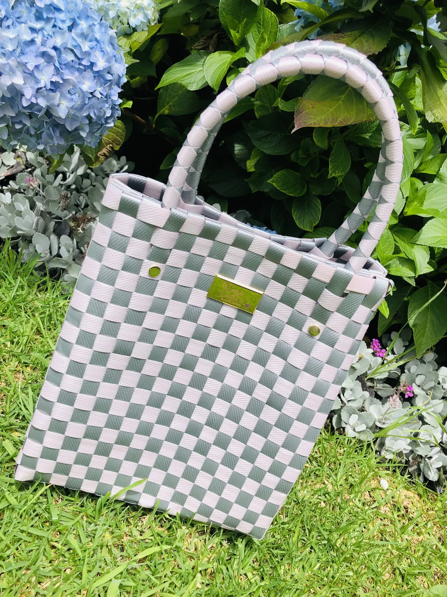 Canasto en Suncho palo de Rosa y gris.