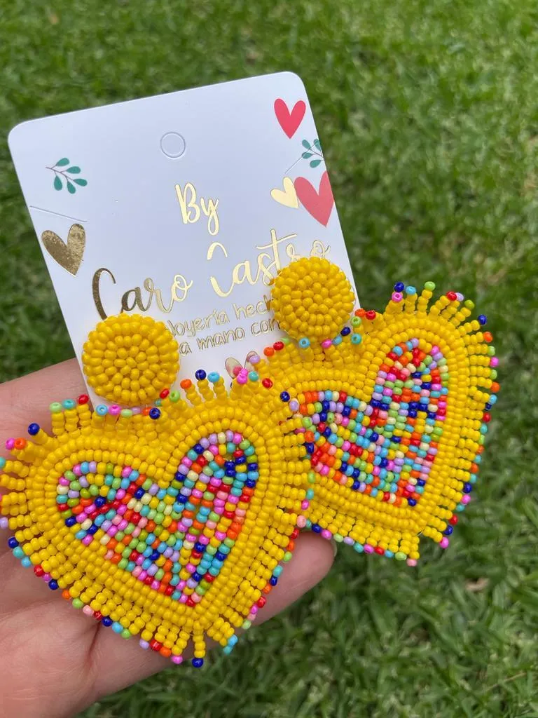  Aretes corazón amarillo y multicolor