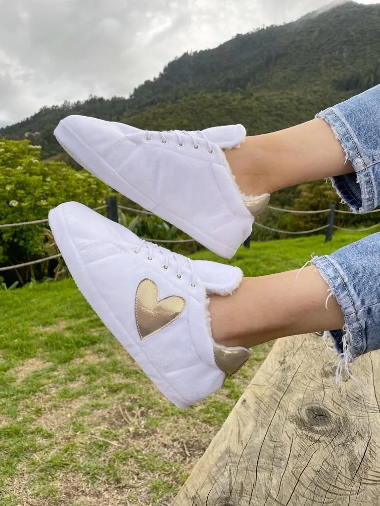 Babuchas Tennis Blancas con Corazón Dorado 3