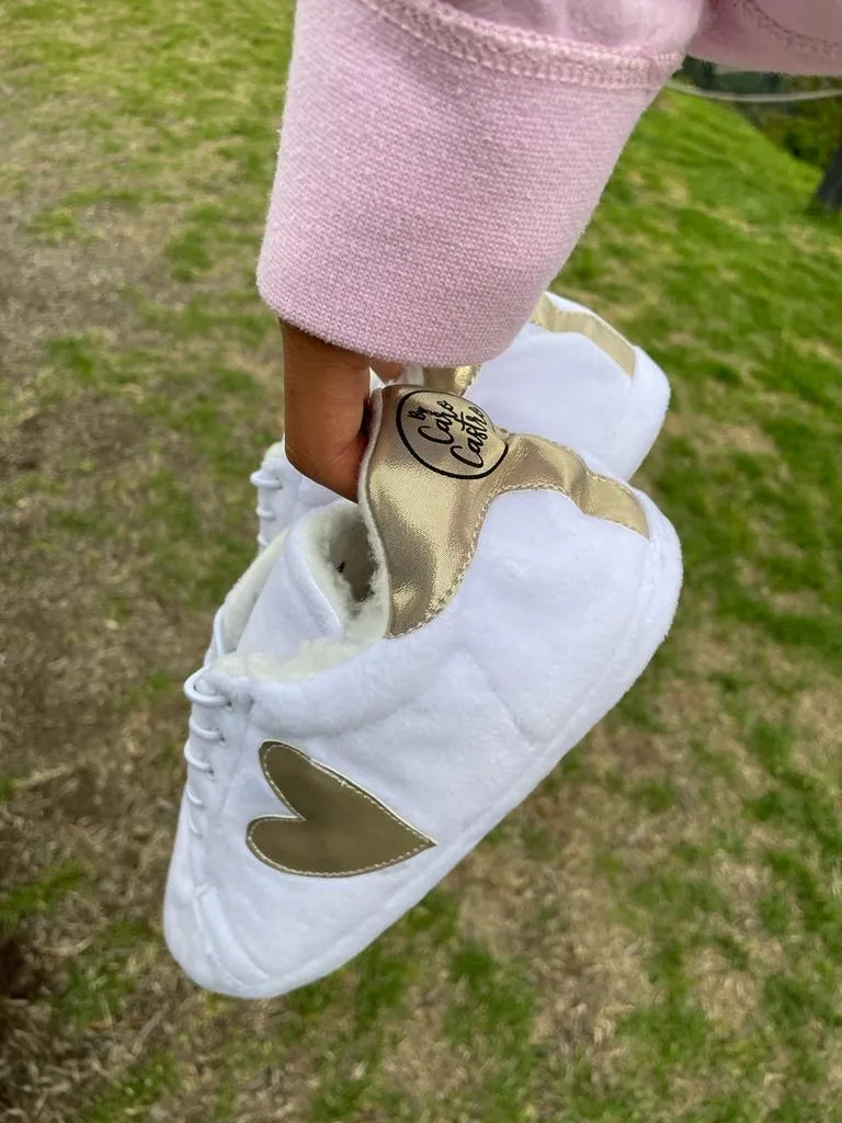 Babuchas Tennis Blancas con Corazón Dorado 5
