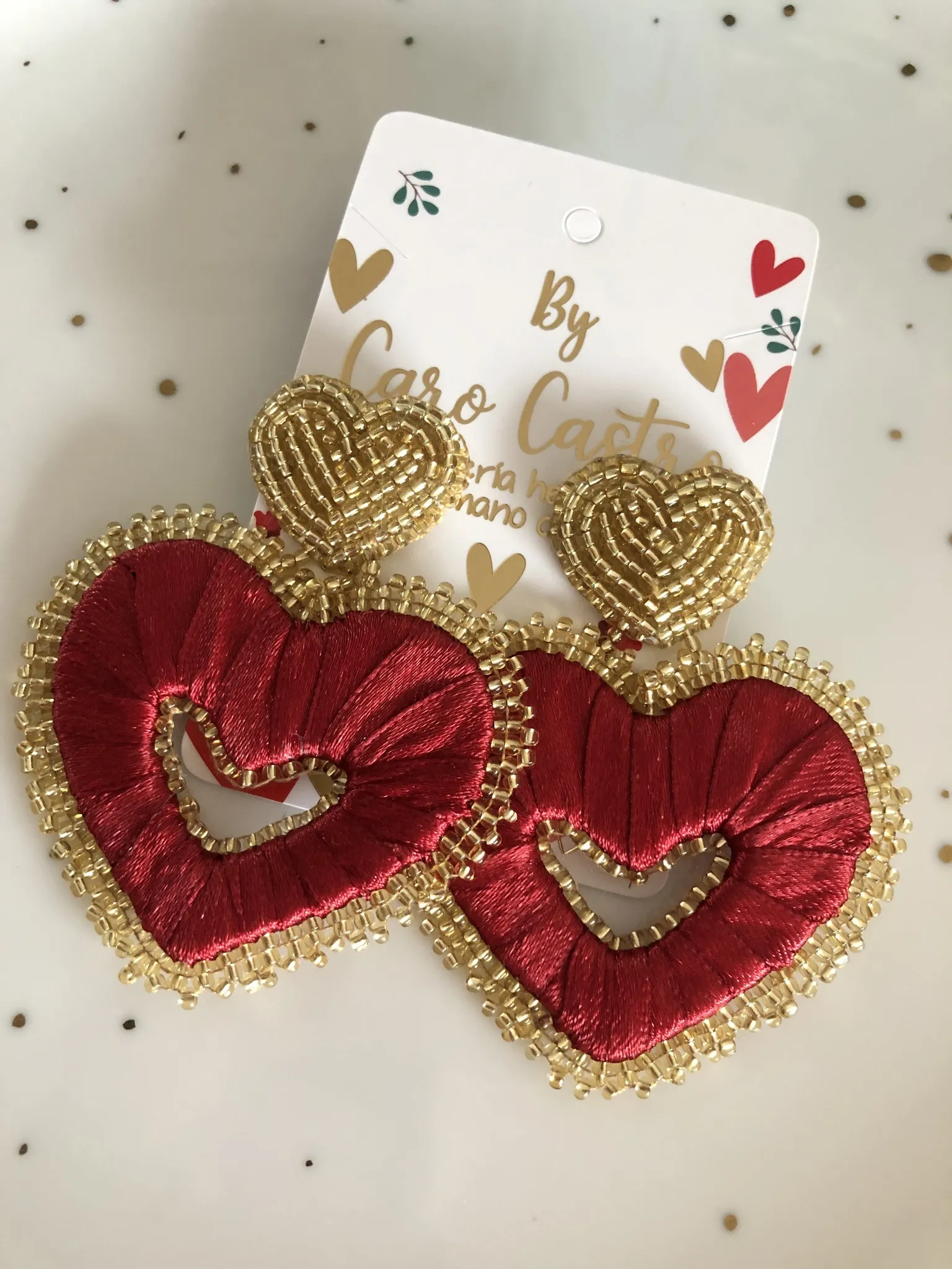  Aretes Corazón Cinta Roja con Borde Dorado