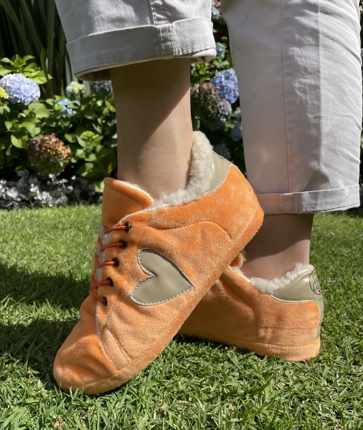 Babuchas Tennis Naranjas con Corazón Dorado 2