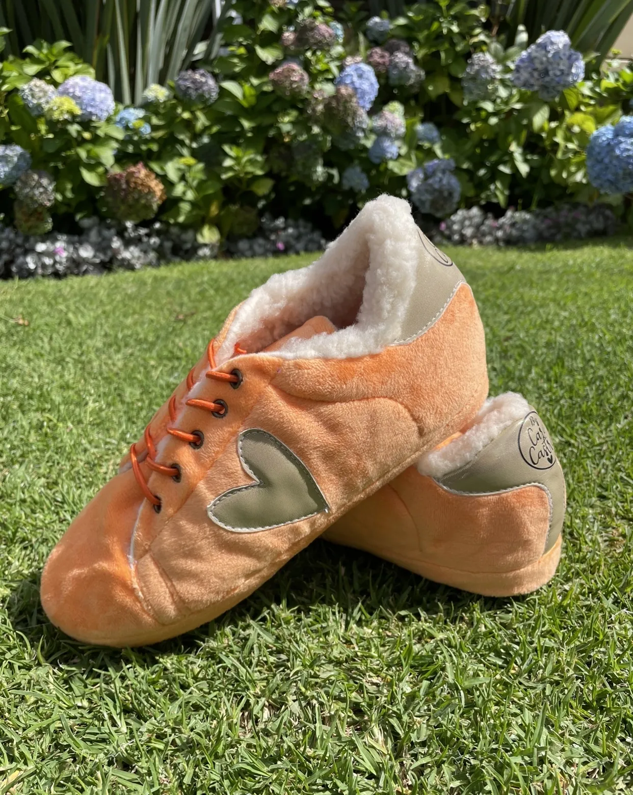 Babuchas Tennis Naranjas con Corazón Dorado 3