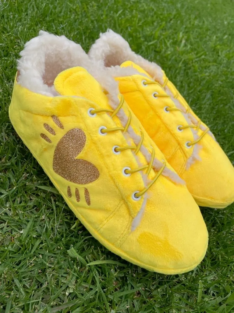 Babuchas Tennis Amarillas con Corazón Escarchado