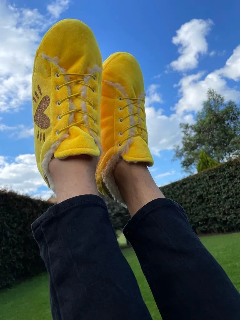Babuchas Tennis Amarillas con Corazón Escarchado 4