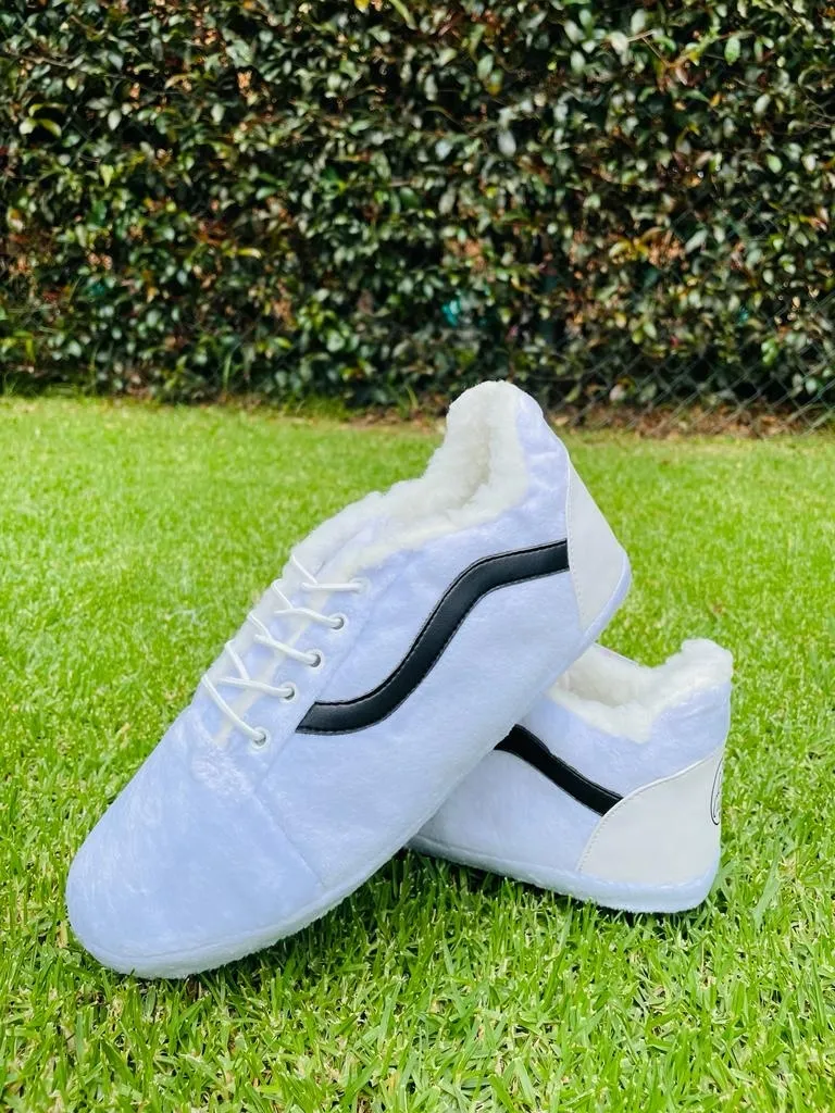 Babuchas Tennis Blancas con Linea Negra 4