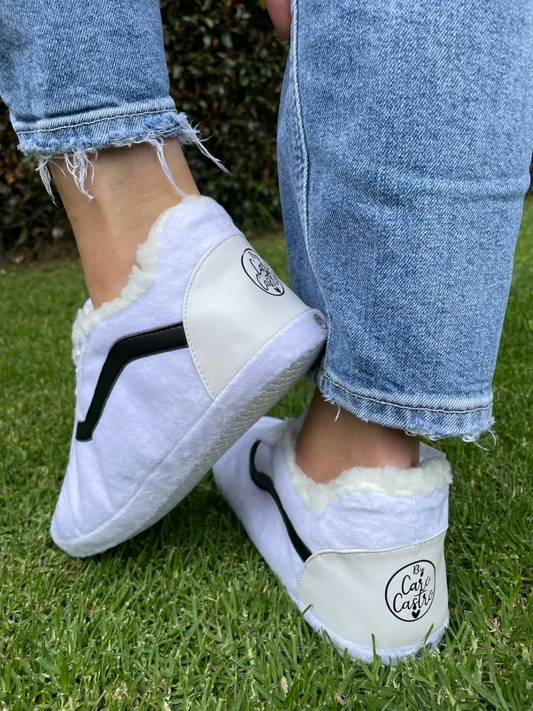 Babuchas Tennis Blancas con Linea Negra 6
