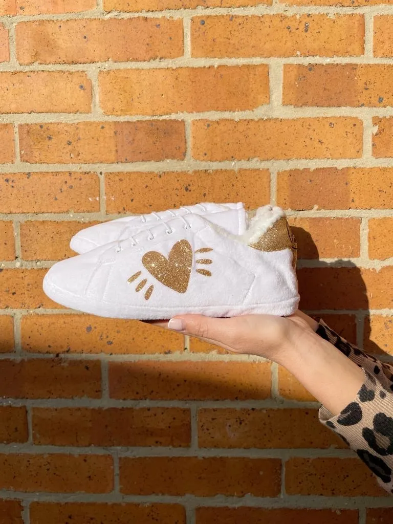 Babuchas Tennis Blancas con Corazón Escarchado