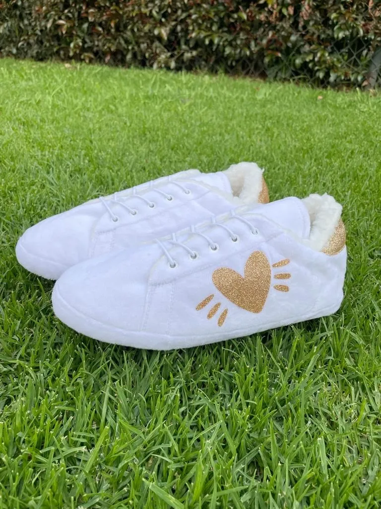 Babuchas Tennis Blancas con Corazón Escarchado 2
