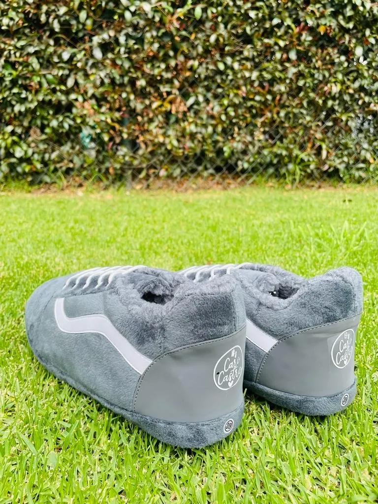 Babucha Tennis Gris con Linea Blanca 3