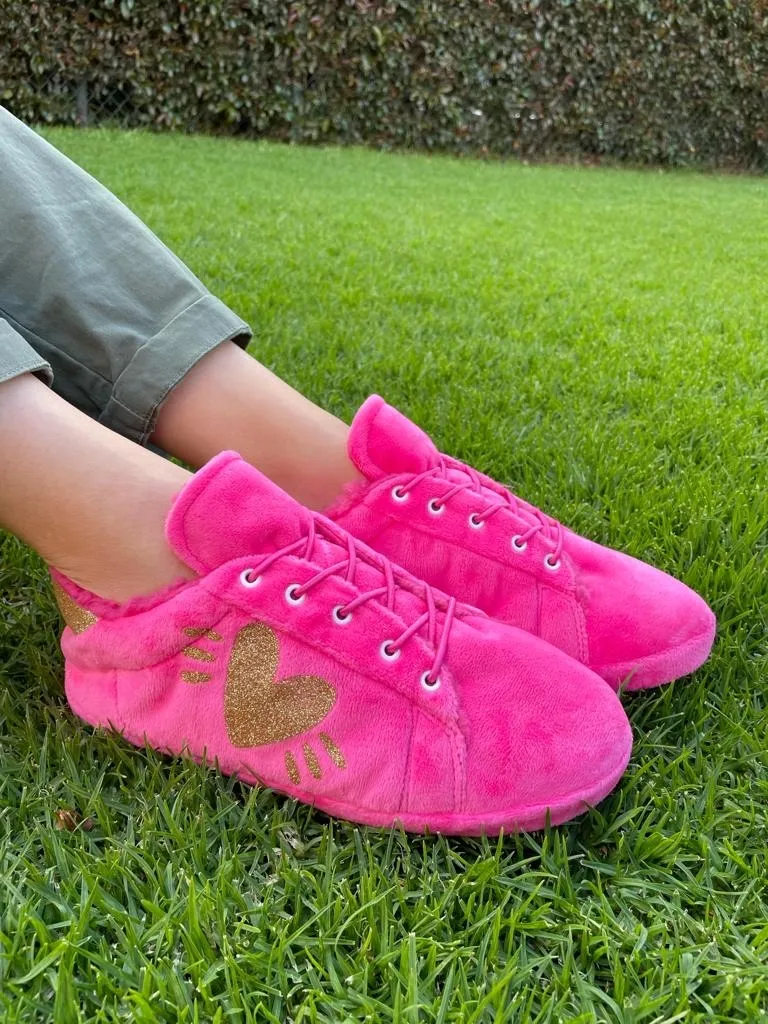 Babuchas Tennis Fucsia con Corazón Escarchado