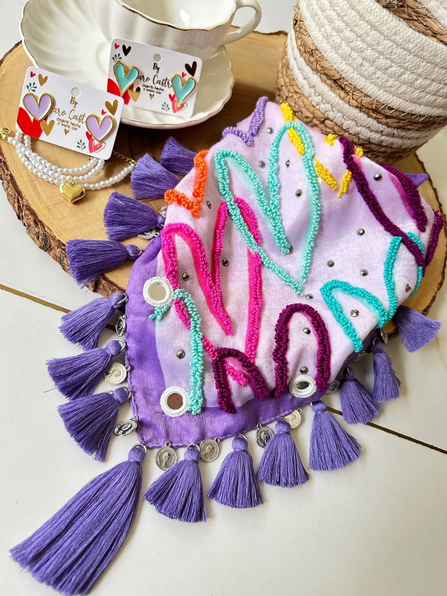 Pañoleta Lila “DULCE CORAZÓN” 💜 Bordada a mano  2