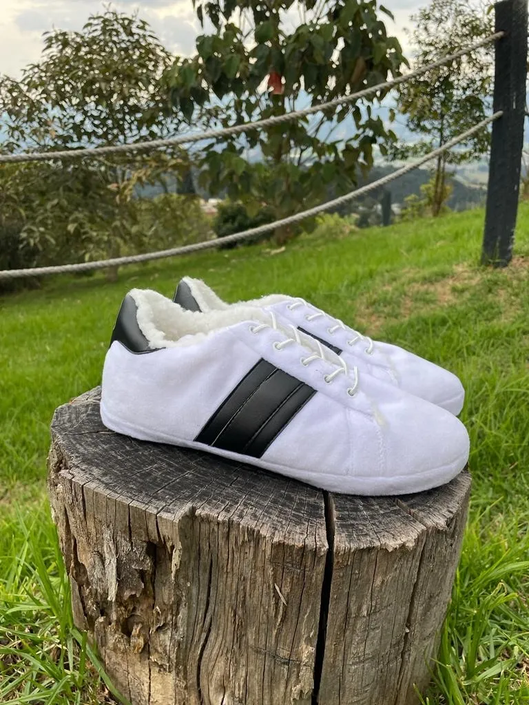 Babuchas Tennis Blancas con Línea Negra 2