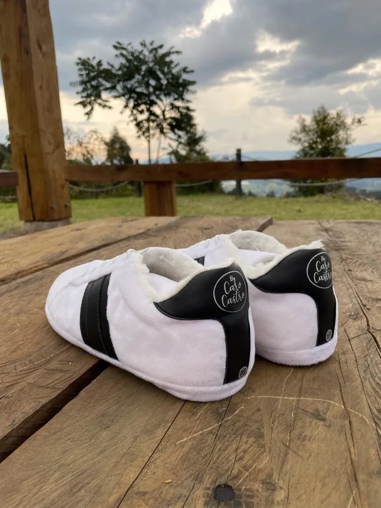 Babuchas Tennis Blancas con Línea Negra 4