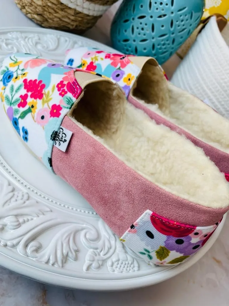 Alpargatas By Santi Rosadas con Flores y Corazones 4