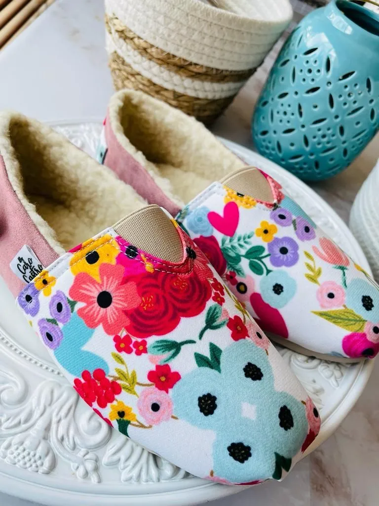 Alpargatas By Santi Rosadas con Flores y Corazones 7