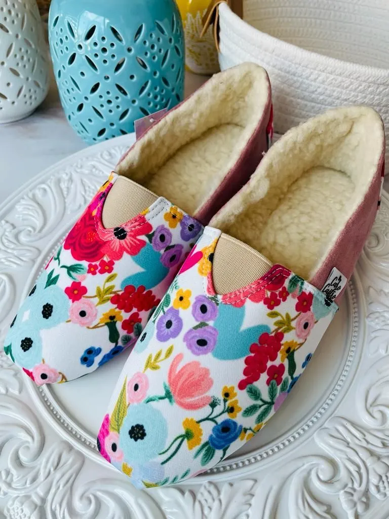 Alpargatas By Santi Rosadas con Flores y Corazones 8