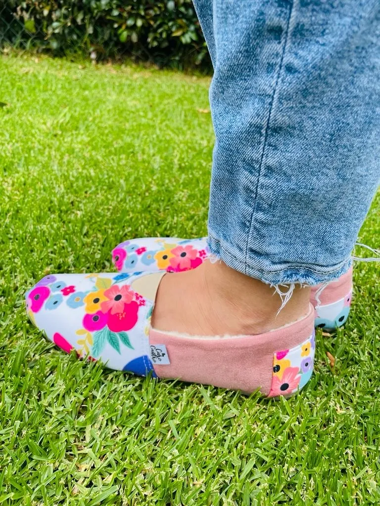 Alpargatas By Santi Rosadas con Flores y Corazones 11