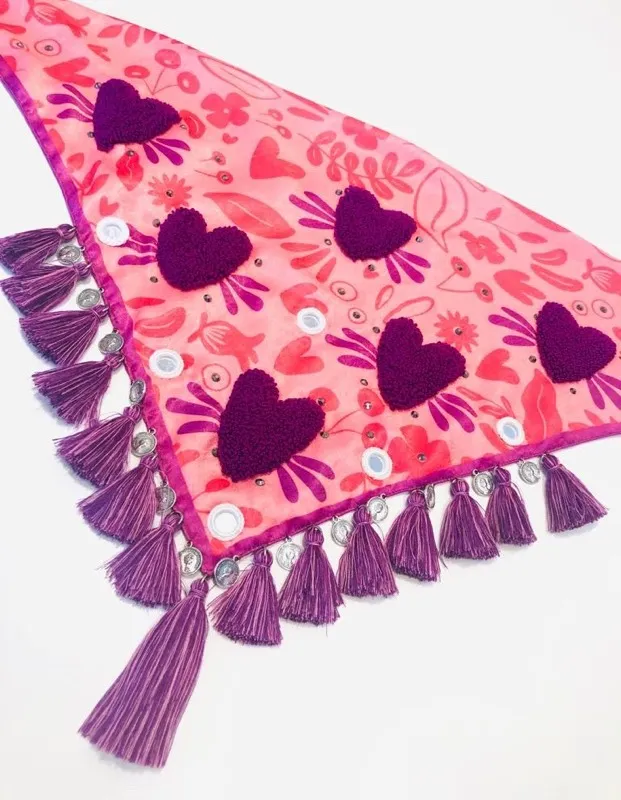Pañoleta Mi Corazón Auténtico Magenta Bordada 2