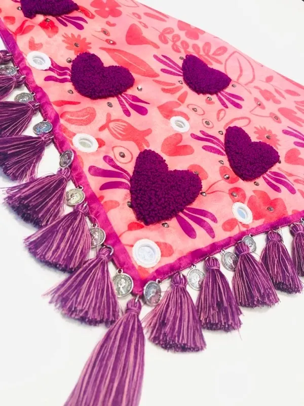 Pañoleta Mi Corazón Auténtico Magenta Bordada 3