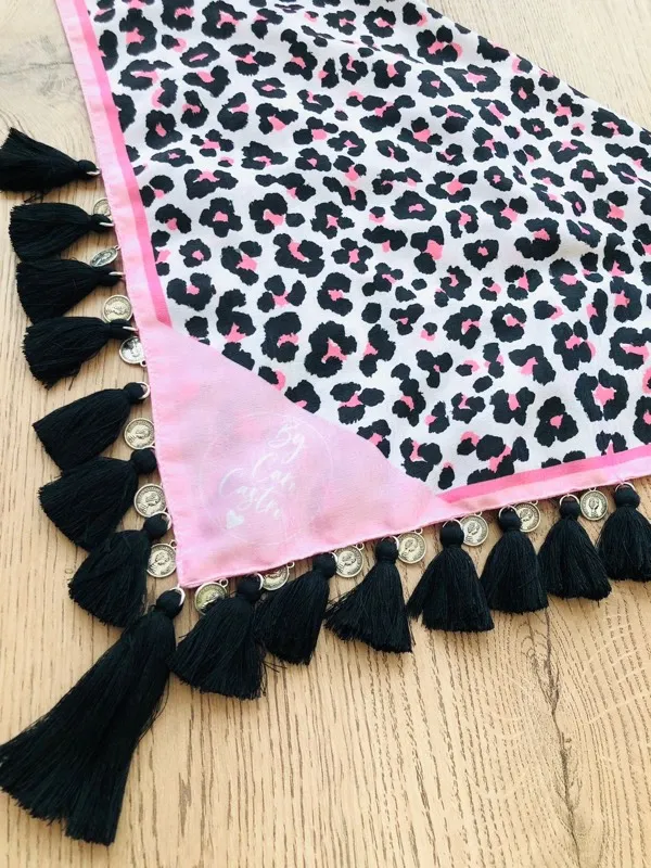 Pañoleta Animal Print Rosada Bordada 6
