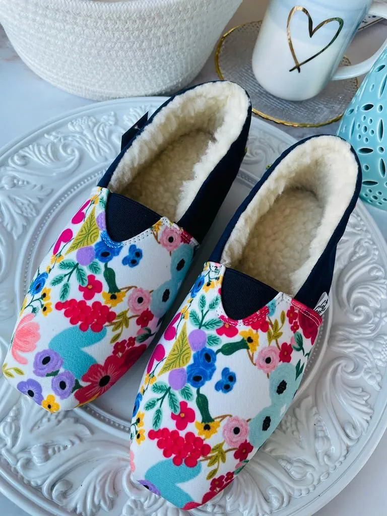 Alpargatas By Santi Azul Navy con Flores y Corazones