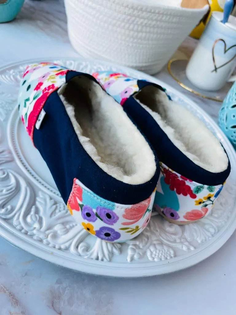 Alpargatas By Santi Azul Navy con Flores y Corazones 4