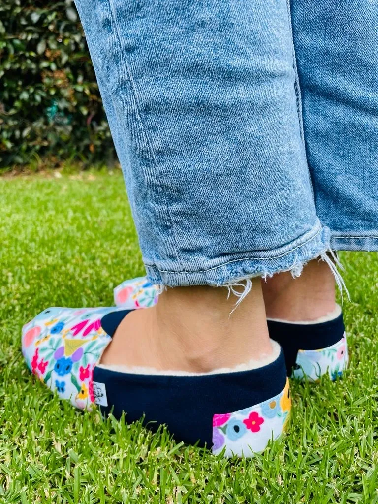 Alpargatas By Santi Azul Navy con Flores y Corazones 9