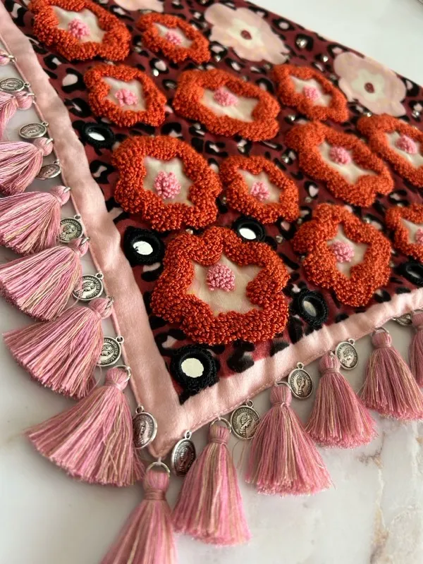 Pañoleta Vintage bordada a mano 2