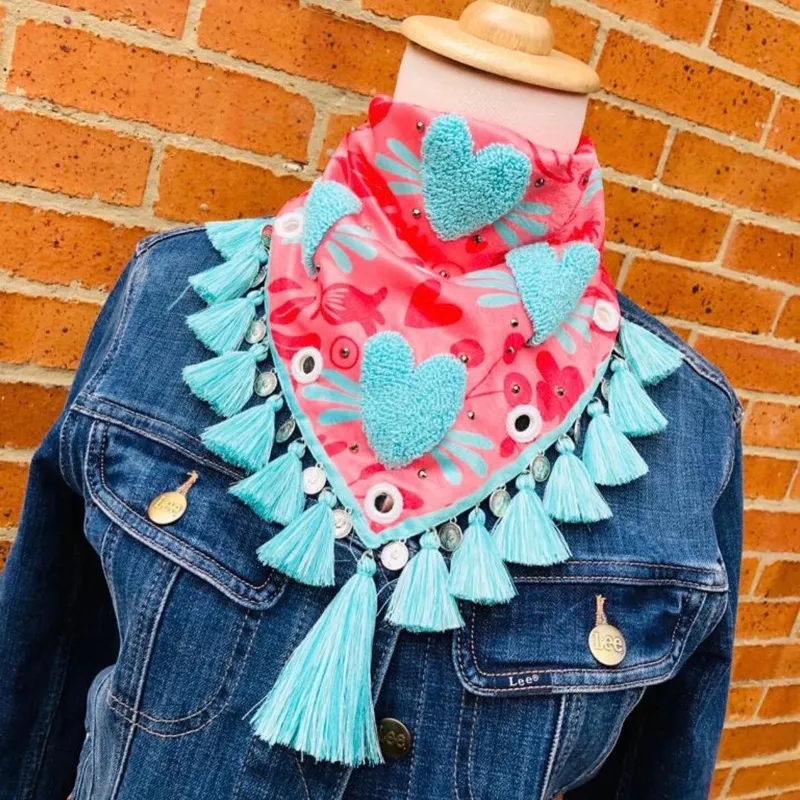 Pañoleta Corazón de Melón Bordada 