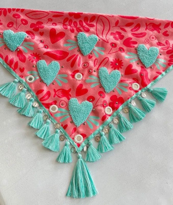 Pañoleta Corazón de Melón Bordada  2